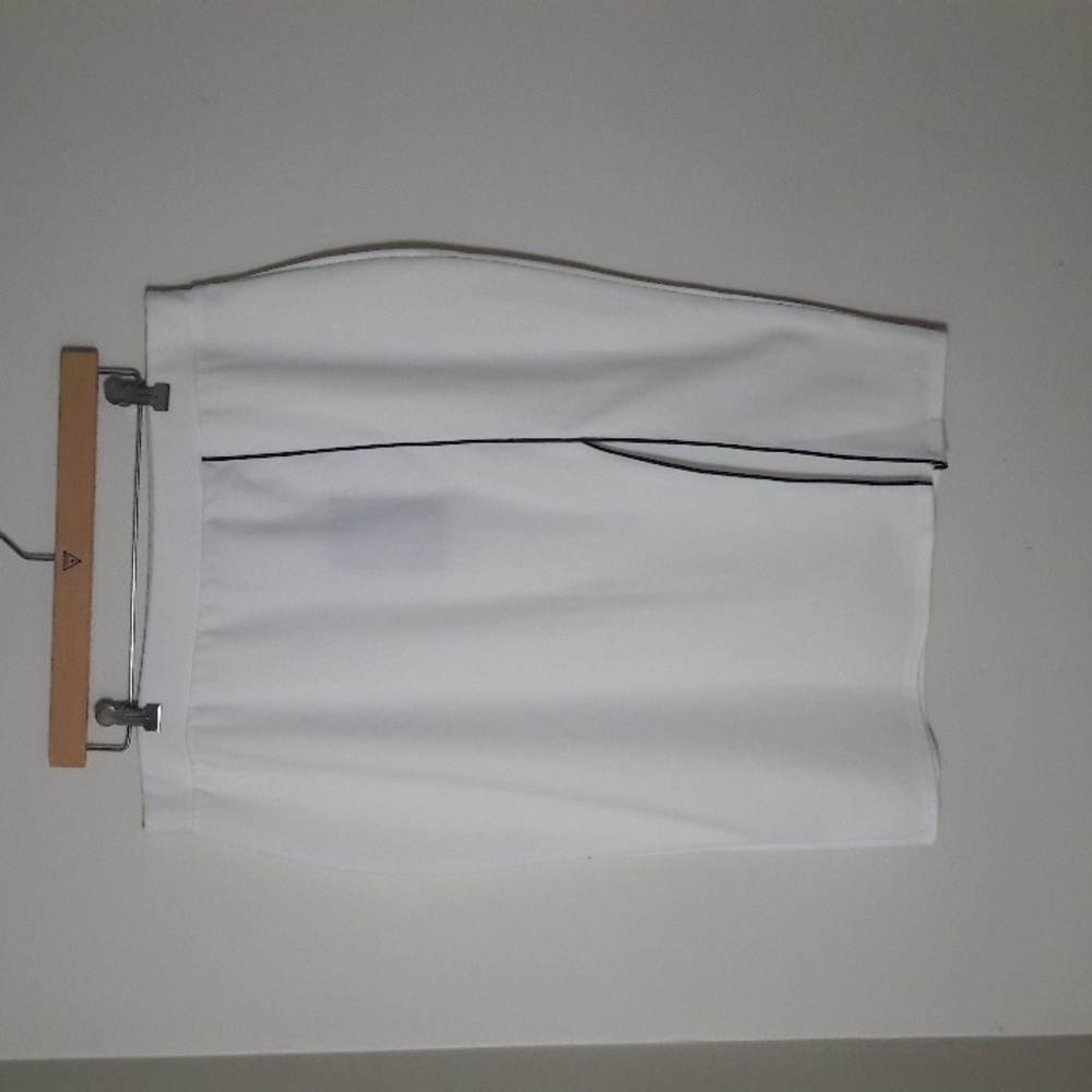 PrettyLittleThing plus white cintras detail side split midi skirt suze 22